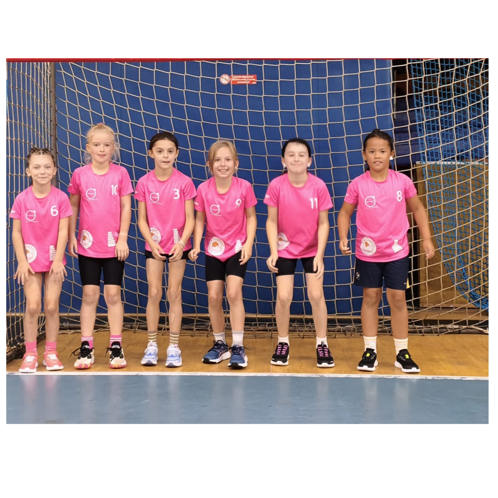 Les jeunes U10 du Fémina Visé découvrent le handball